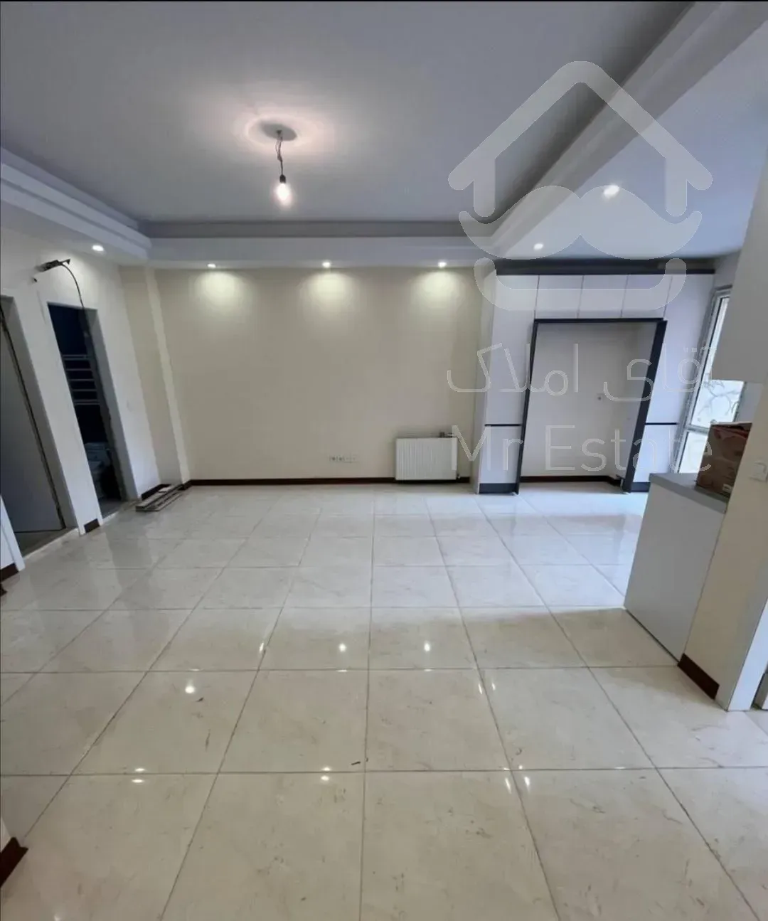 52متر استاد معین با آسانسور و انباری