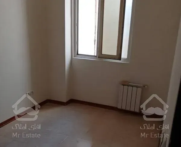 اتاق و پذیرایی غرق نور دو خواب پکیج کف سرامیک