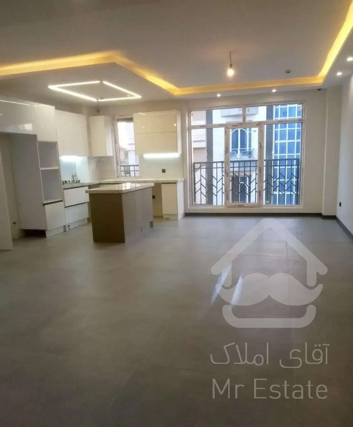 102متر کلید نخورده فول تاپ لوکیشن فروشنده واقعی