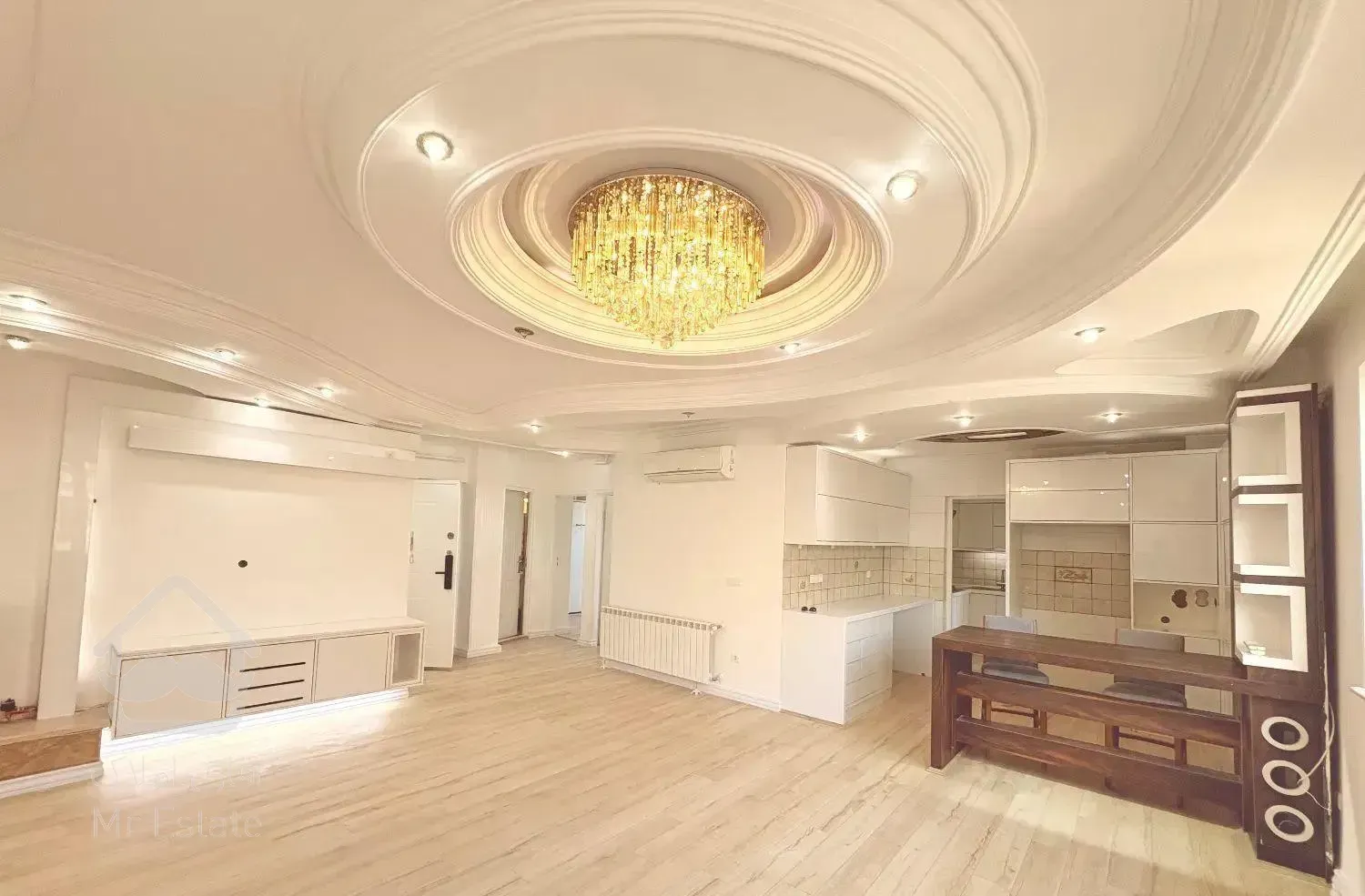 اپارتمان خیابان ۹۳