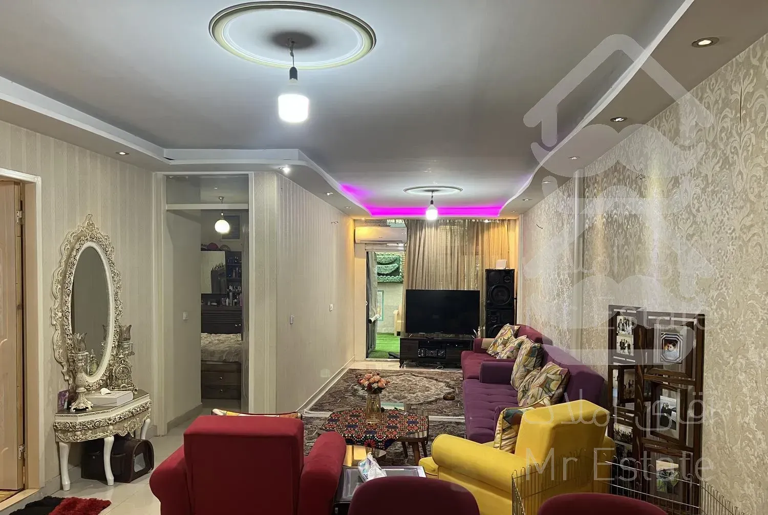 ۶۸ متری یک خوابه با ۴۰ متر حیاط اختصاصی