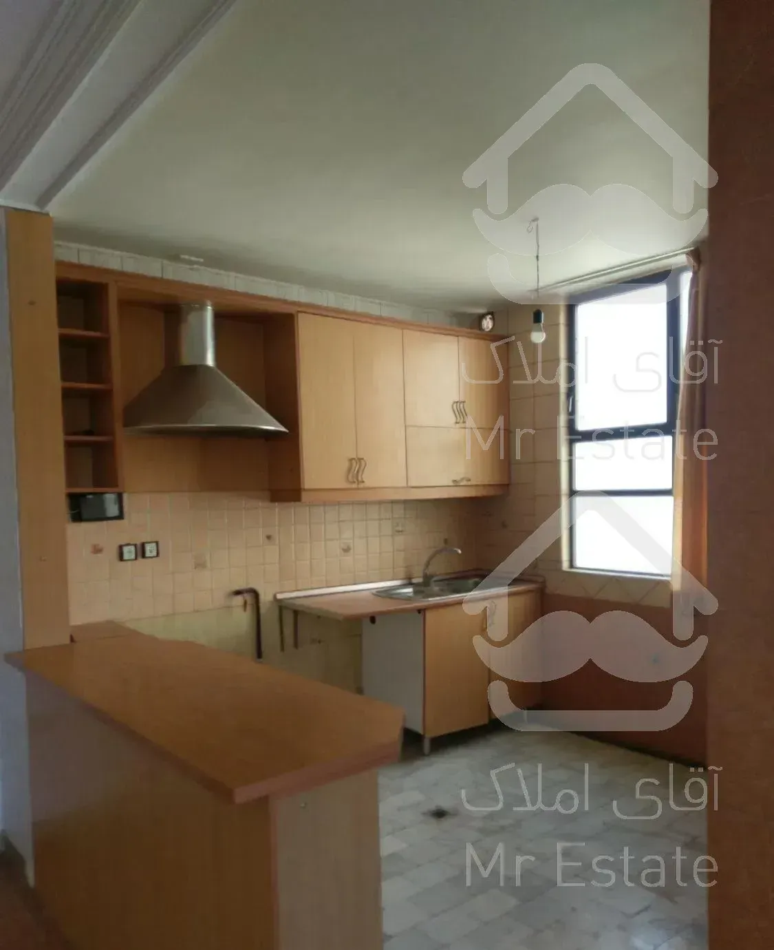 68متر دو خواب با انباری خ عرب تهرانشرق