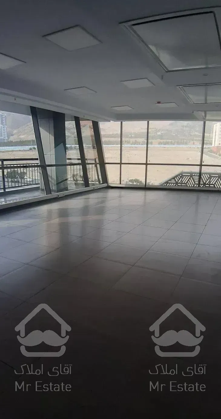 واحد اداری ۹۹ متر * آکاداسنتر*مجاورت دریاچه چیتگر