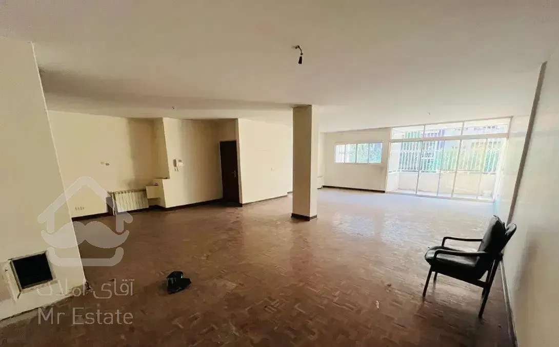 ۱۸۶ متر فول آبان شمالی میرزای شیرازی