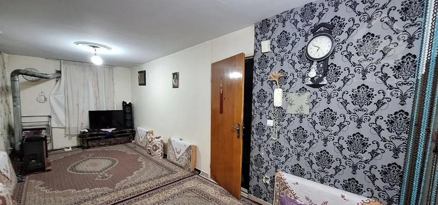 واحد ۵۱متری/ طبقه همکف/بر خیابان