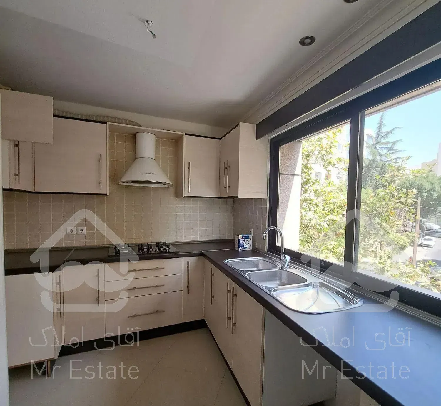 اپارتمان کامرانیه جنوبی ۹۰متر شیک و به روز