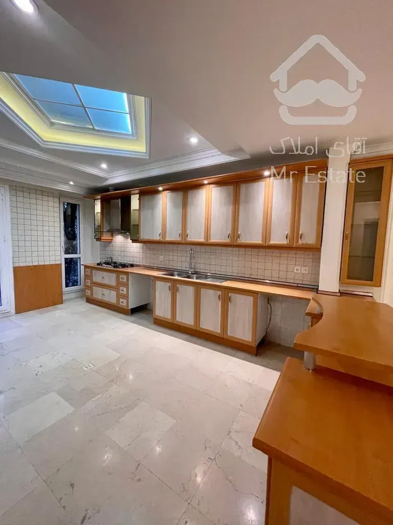 اجاره و رهن آپارتمان محمودیه 135  متر شیک