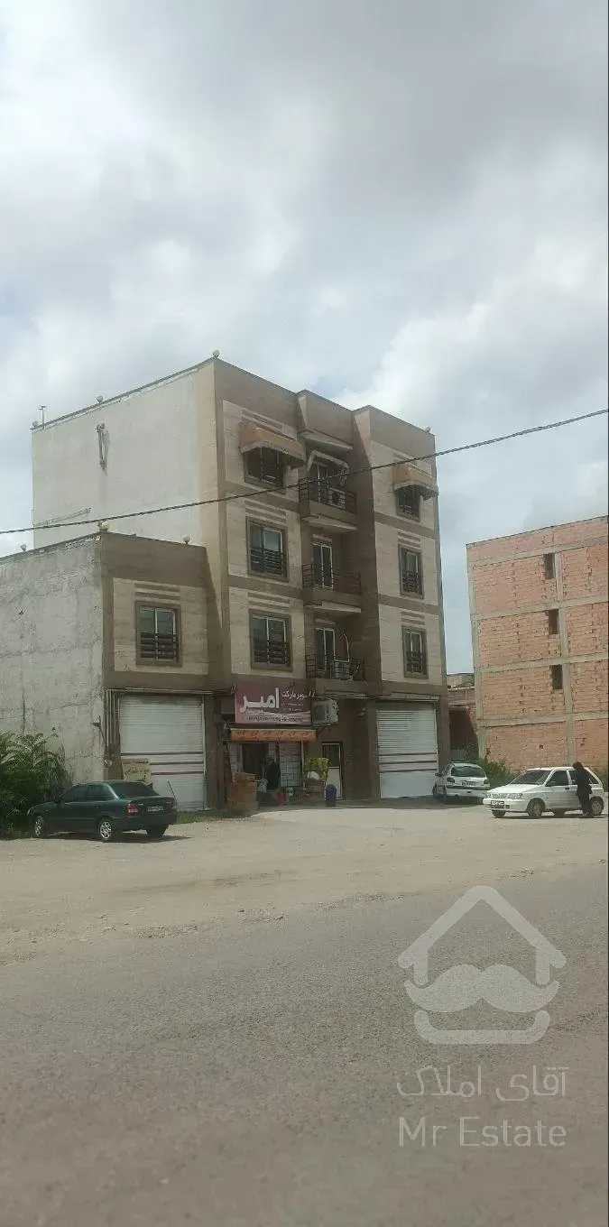 سه طبقه تک واحدی طبقه دوم دریا 29خیابان تختی