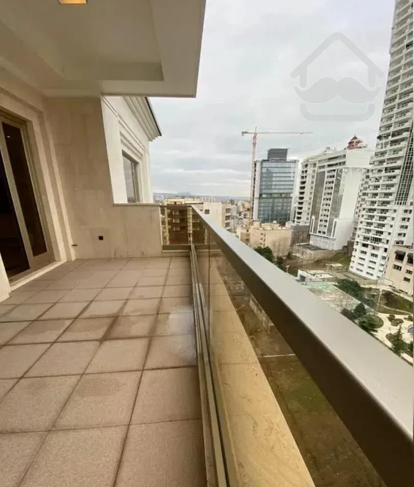 آپارتمان۱۲۵متری /سه خوابه/۴۵۰م وام/چیتگر