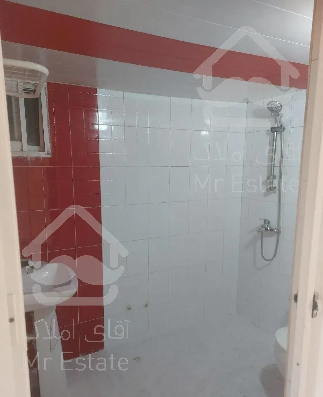 واحد ۱۵۰ متری درون شهرک کریم آباد