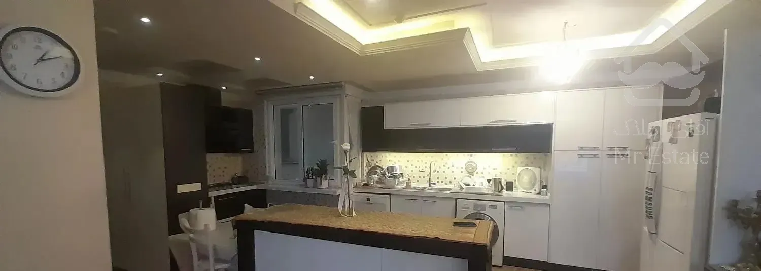 ۱۲۱ متر ۲ خواب ویوی باز و بی‌نظیر روبه تهران