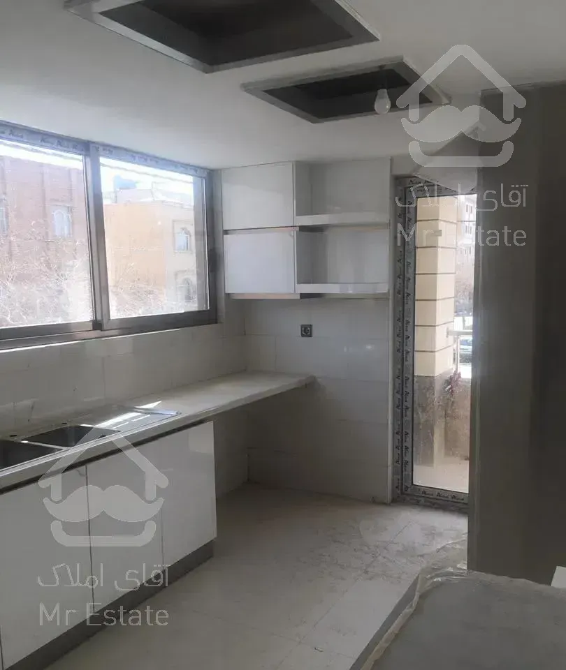 ۱۳۰متر آپارتمان شیک/برازنده