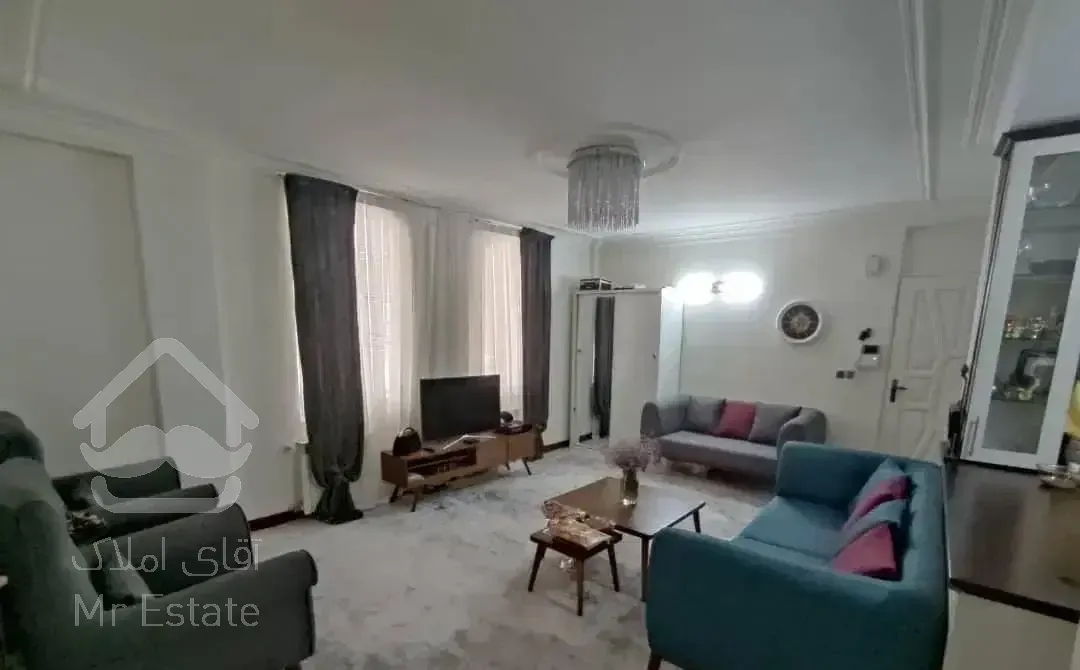 ۶۴ متر شمال کاخ