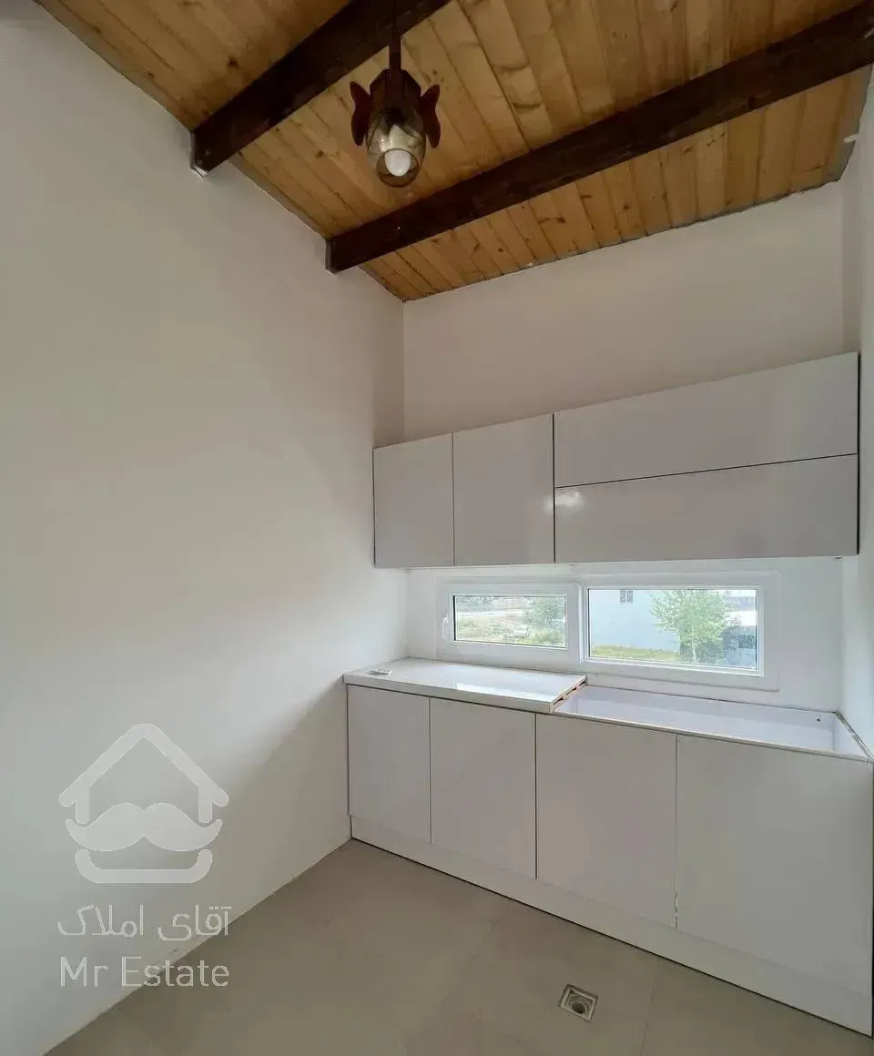 ویلا تریپلکس استخردار/نما مدرن /فاصله تا ساحل کم