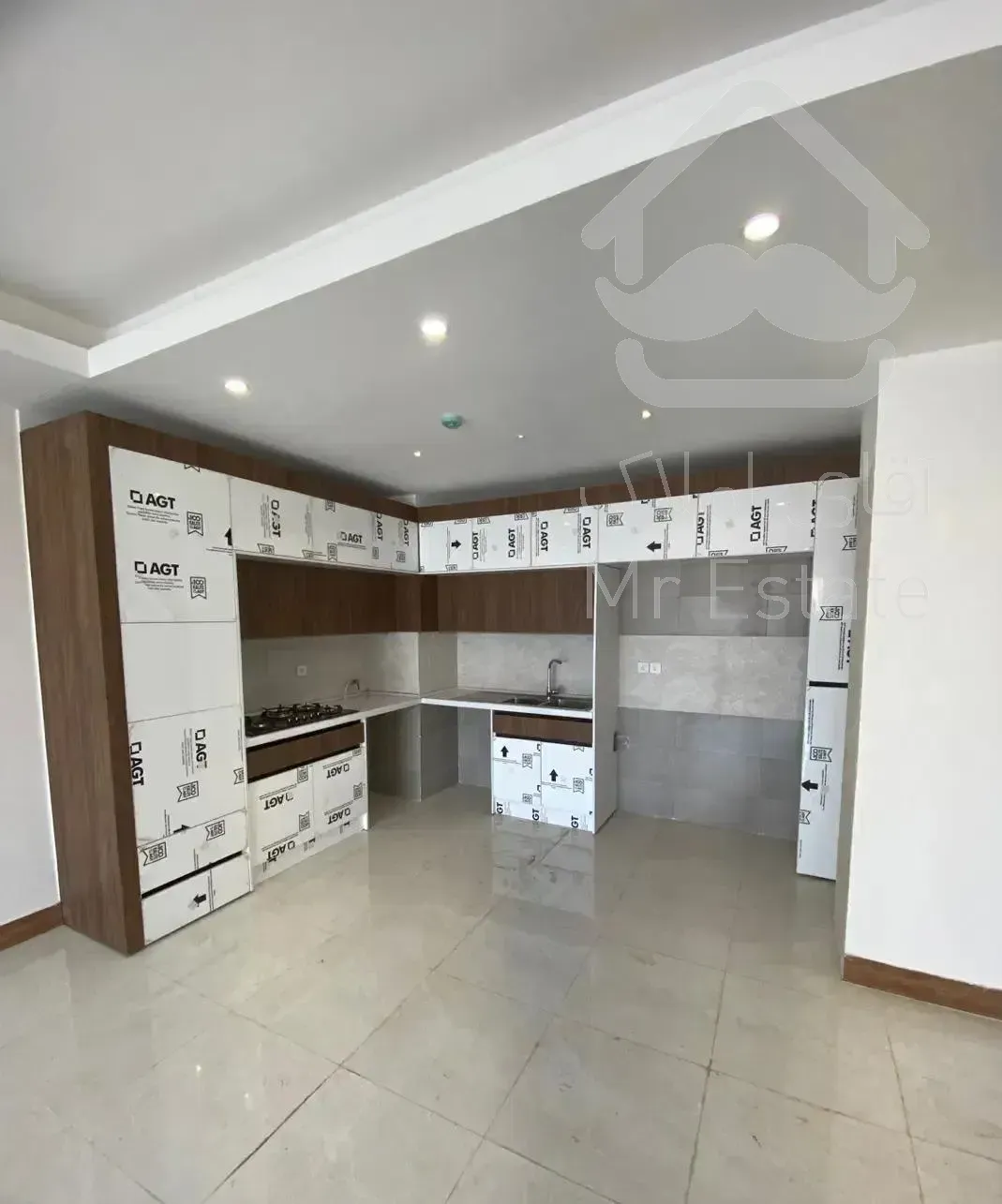 زندگی ویلایی در برج لاکچری با ۱۷۰ متر حیاط اختصاصی