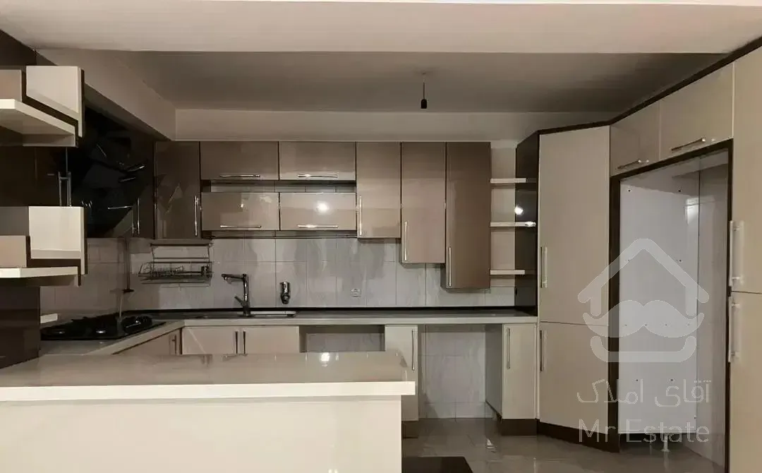 آپارتمان قیمت مناسب تو لوکیشن عالی