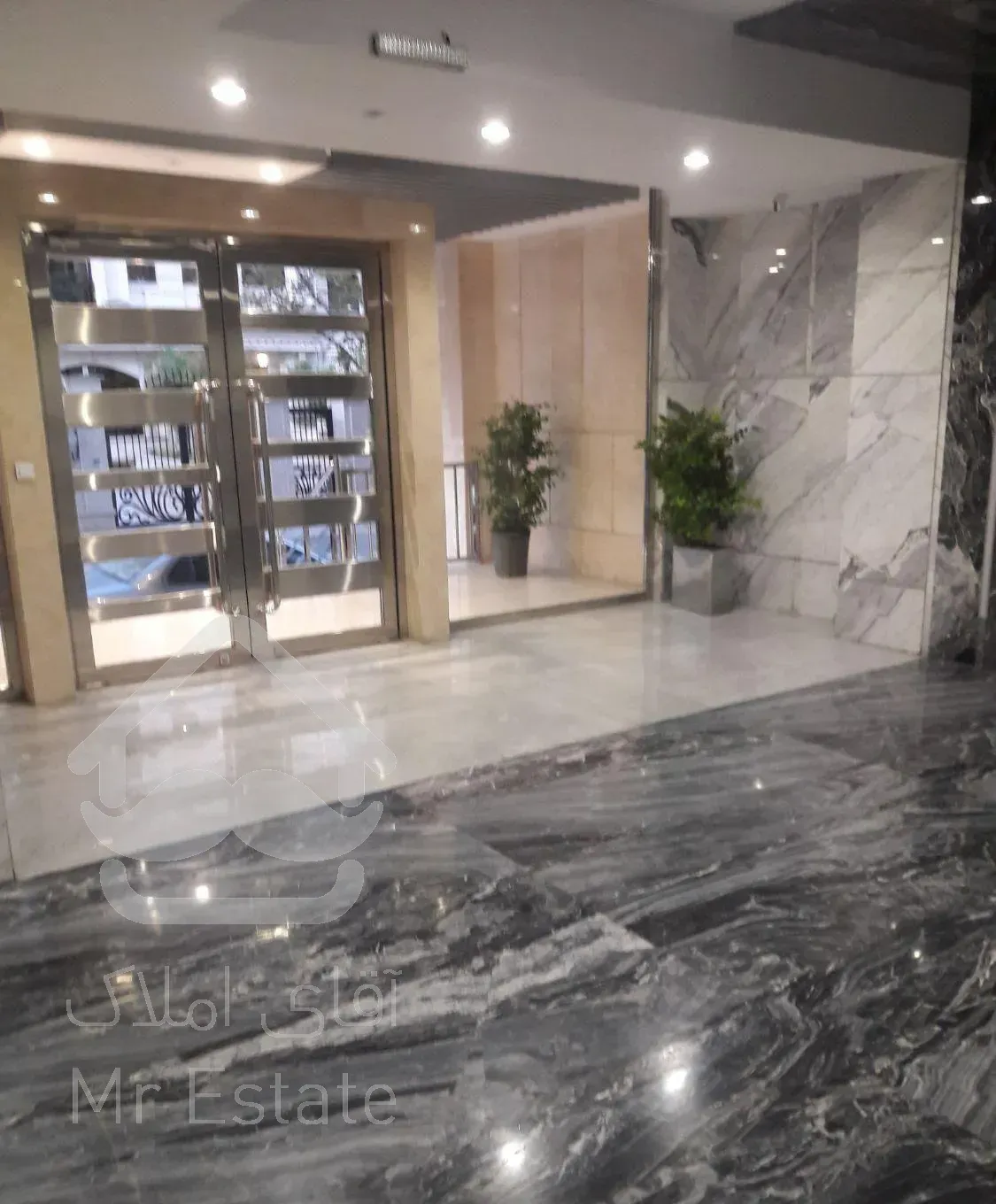 آزادگان ۱۵۰ متر سه خواب دوساله ((درحد نوساز))