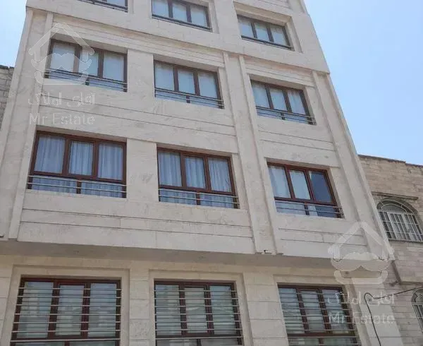 اپارتمان حدودن۱۳۰متردوخواب