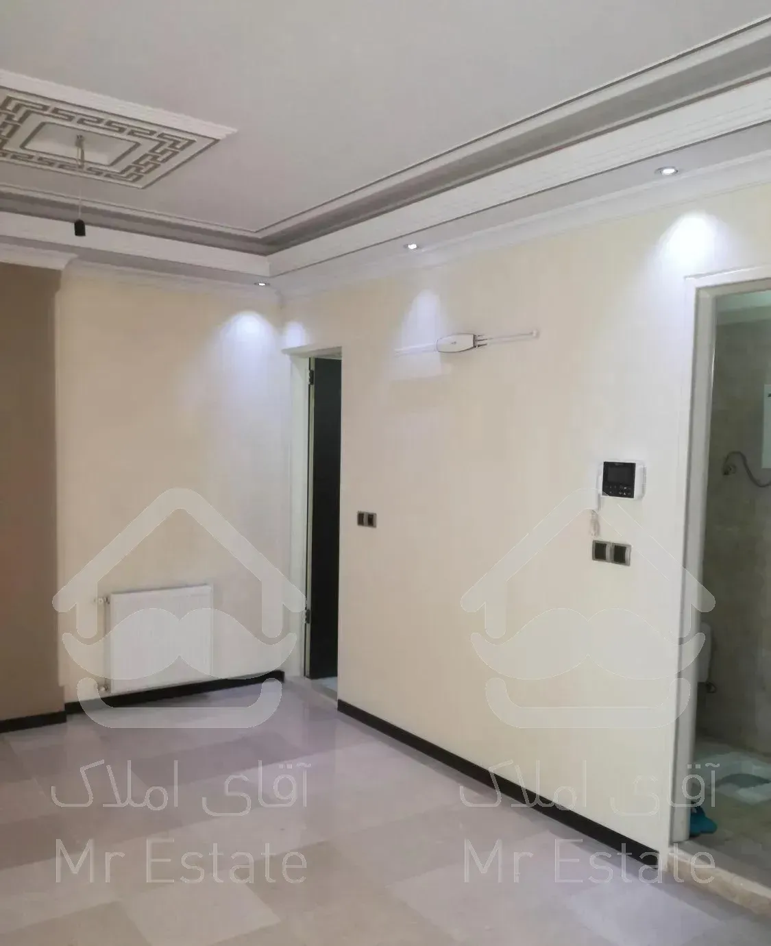 آپارتمان حدودا 60 متر با پارکینگ و انباری . تخلیه