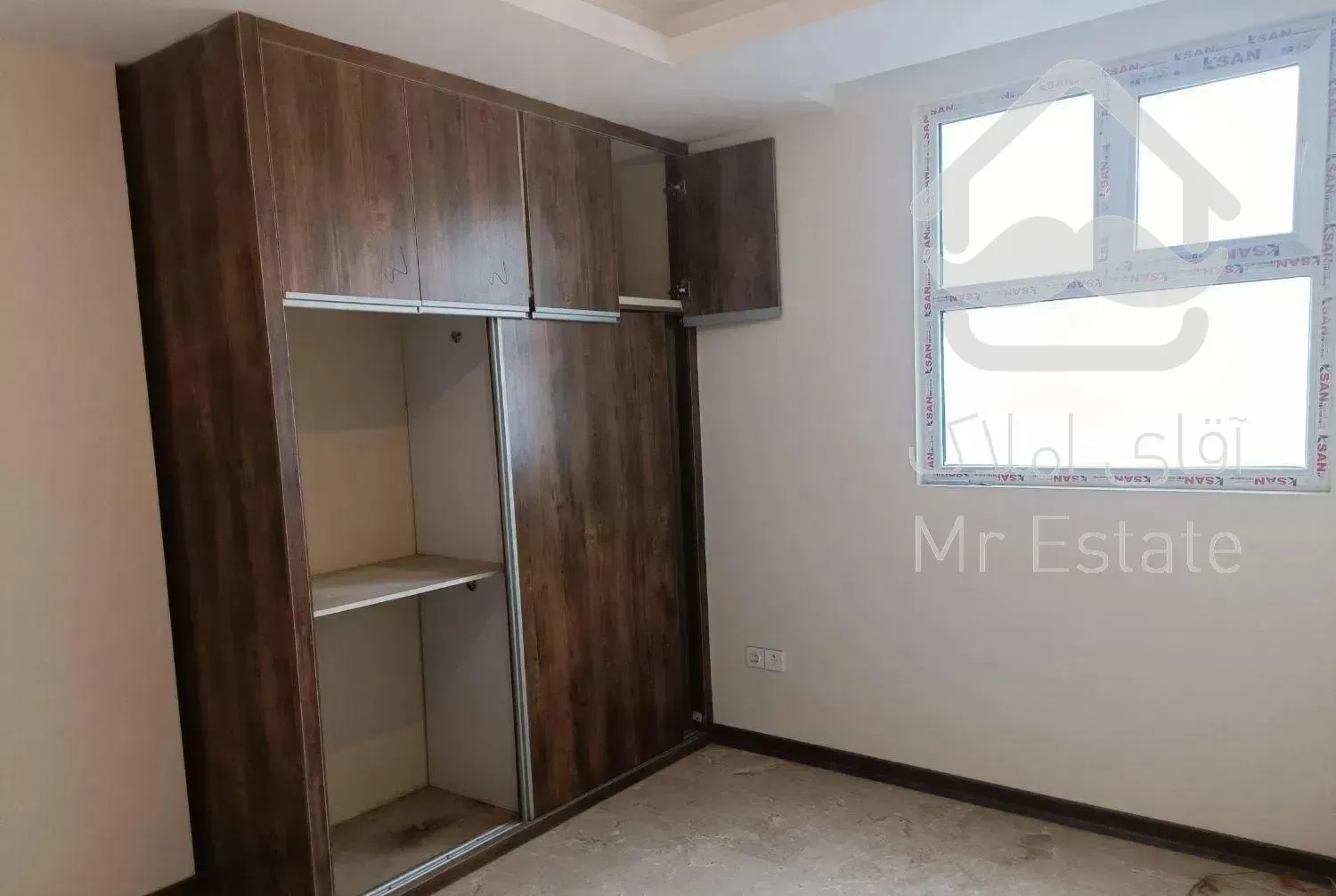 ۱۳۳متر.نوساز.تکواحدی.خ نجات الهی شمالی