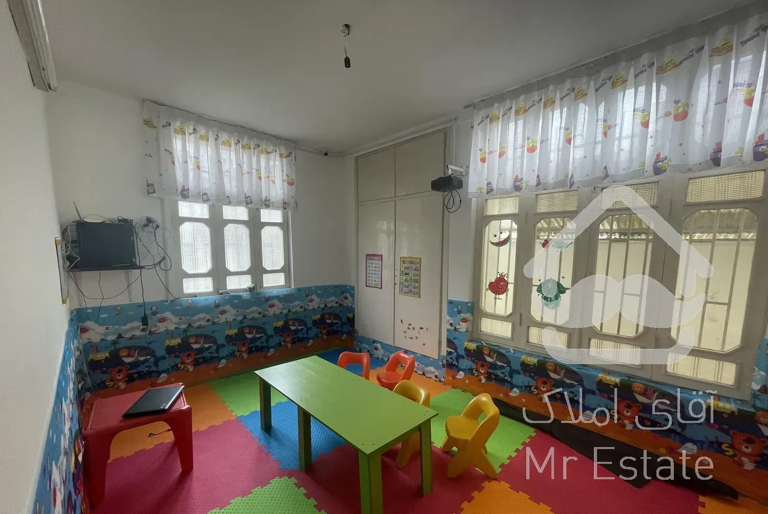 خانه اجاره ای با وسایل بازی کودک