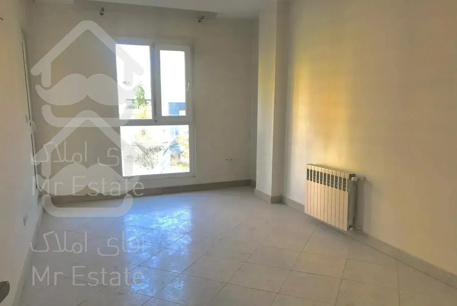 شیخ بهایی شمالی ۱۲۵ متر ۲ خواب بدون مالک