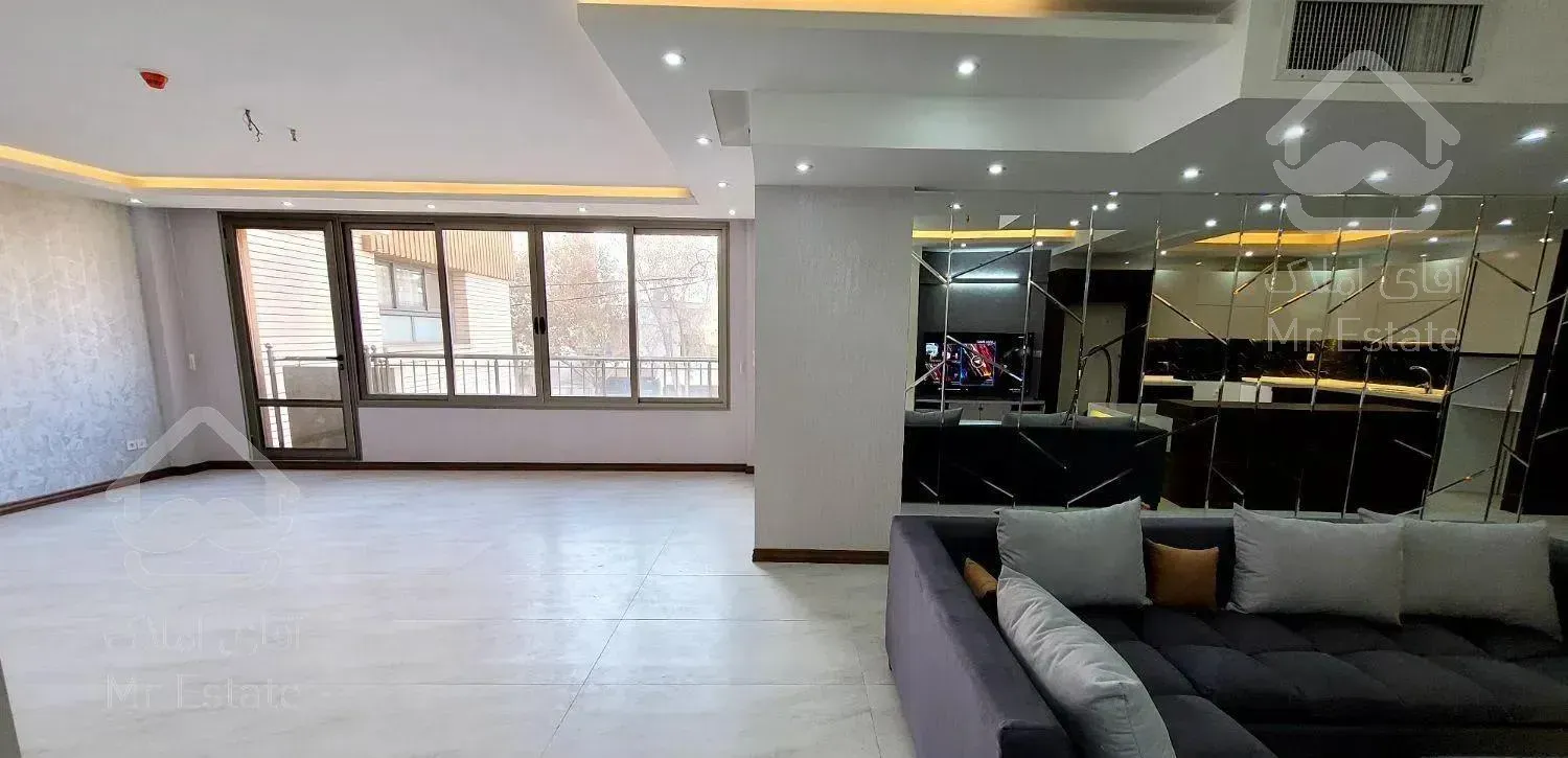 ۱۳۵متر دو خواب هشت بهشت بَر خیابان اصلی مَلک شمالی