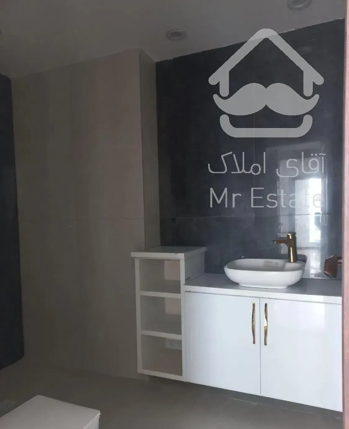 برج مجلل و شیک منطقه/۱۵۸متر/۳خواب