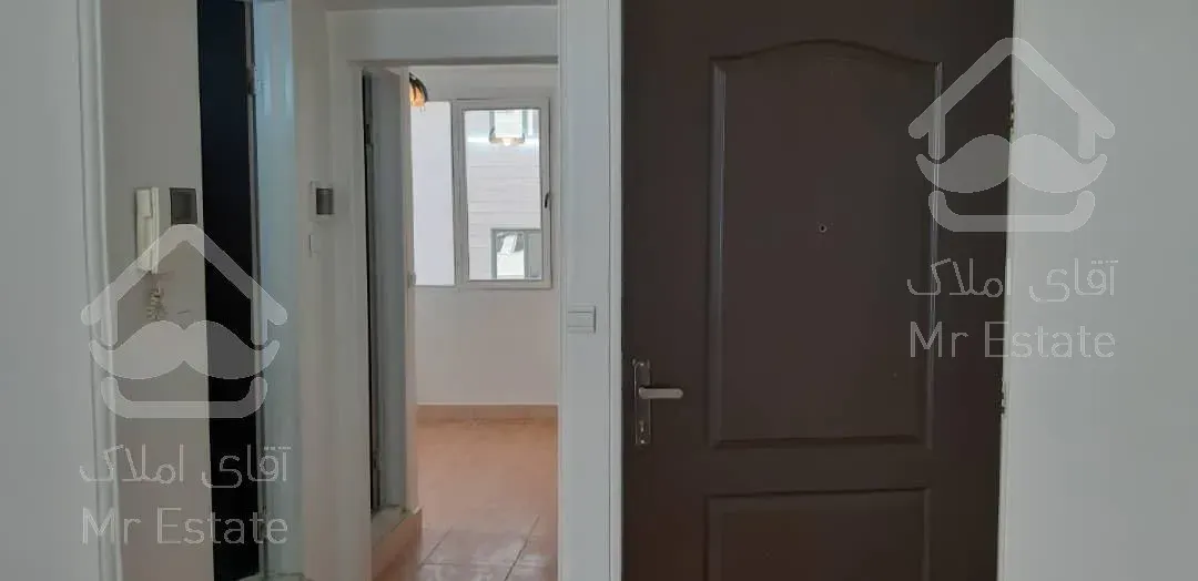 آپارتمان ۴۸متری ۱ خواب، خوش نقش، پارکینگ دار، قابل مذاکره، سال ۸۸