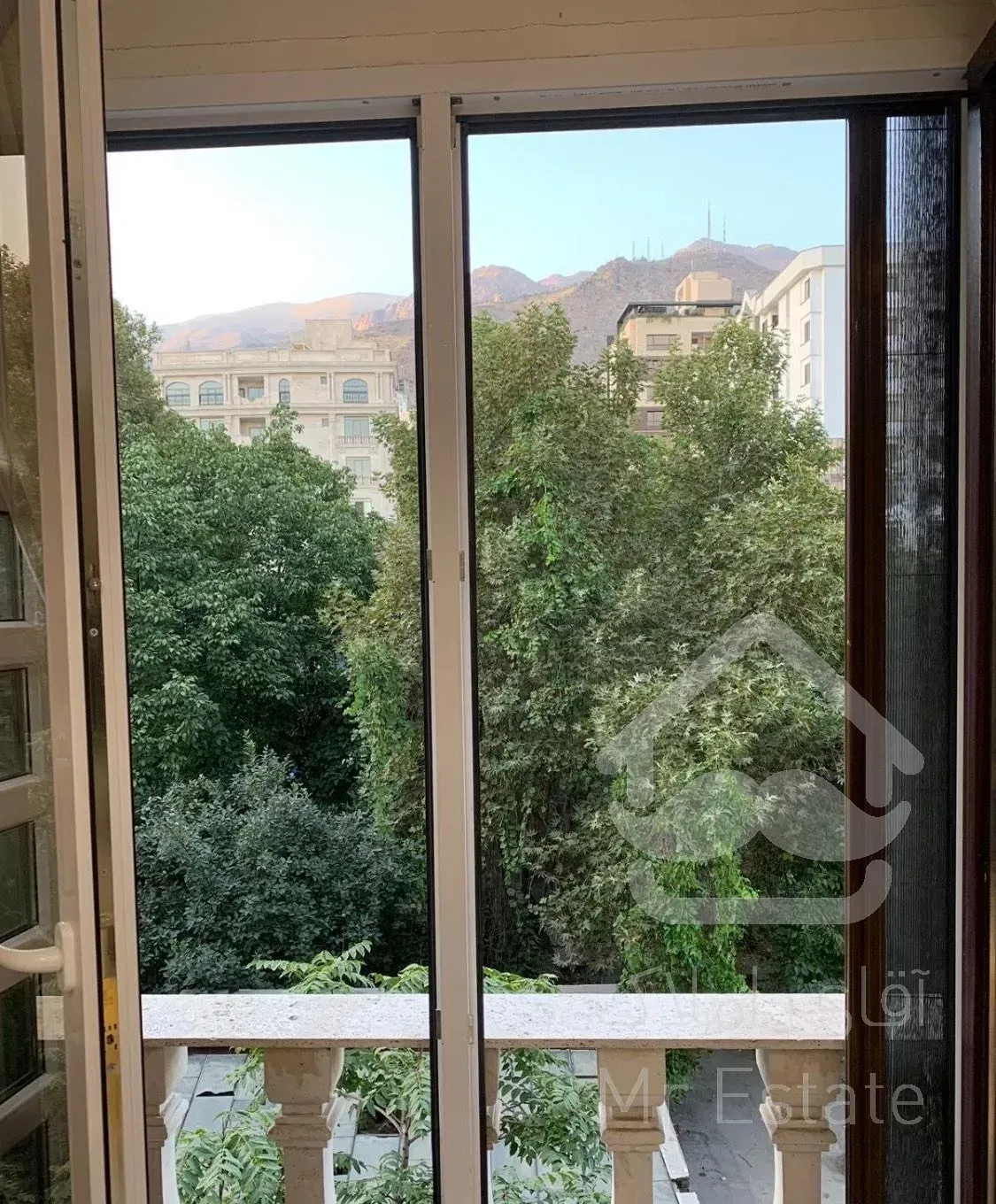 آپارتمان۲۱۵متری فرمانیه غربی/۲جهت ویو ابدی+تراس