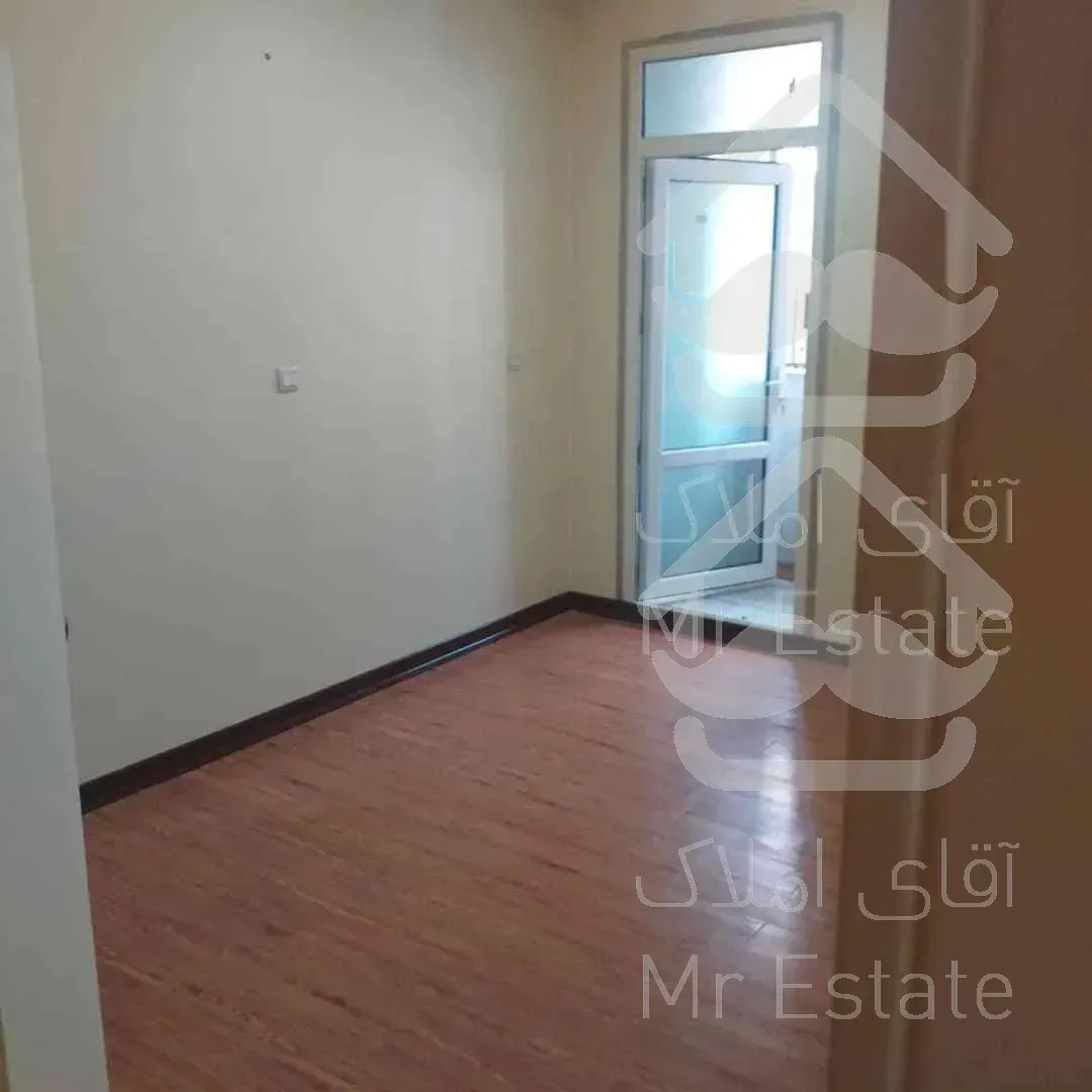 66 متر خیابان لاله