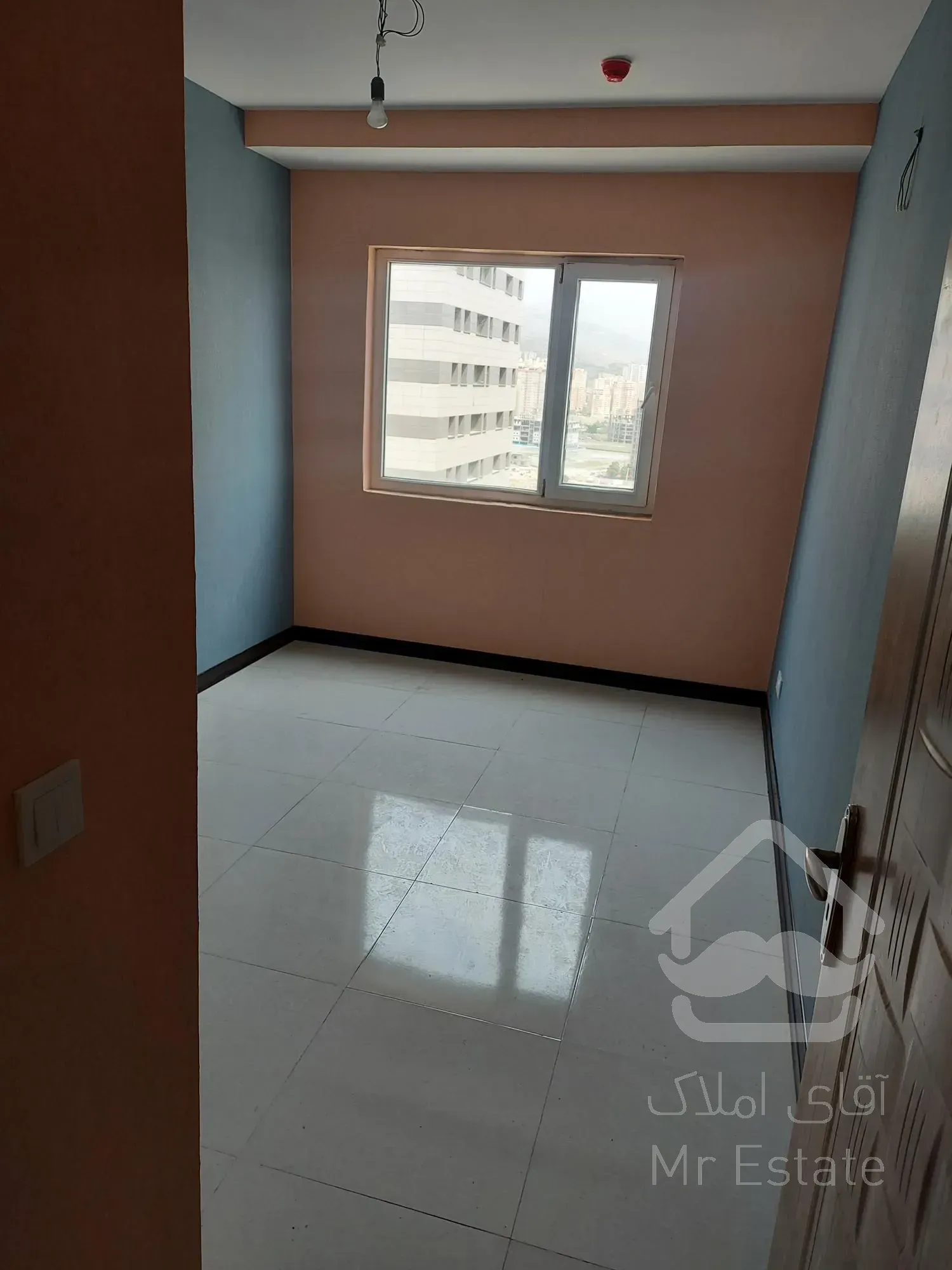 فروش ۱۱۰ متری دریاچه ۳ خواب کلید نخورده