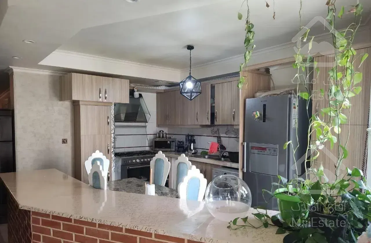 آپارتمان ۱۳۰ متری ۳خواب  ویو دار