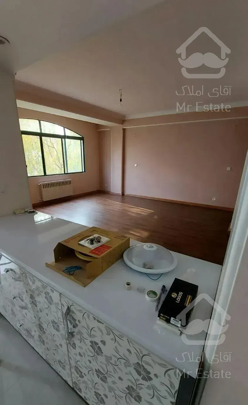 آپارتمان ۱۳۰ متری واقع در مجتمع نور