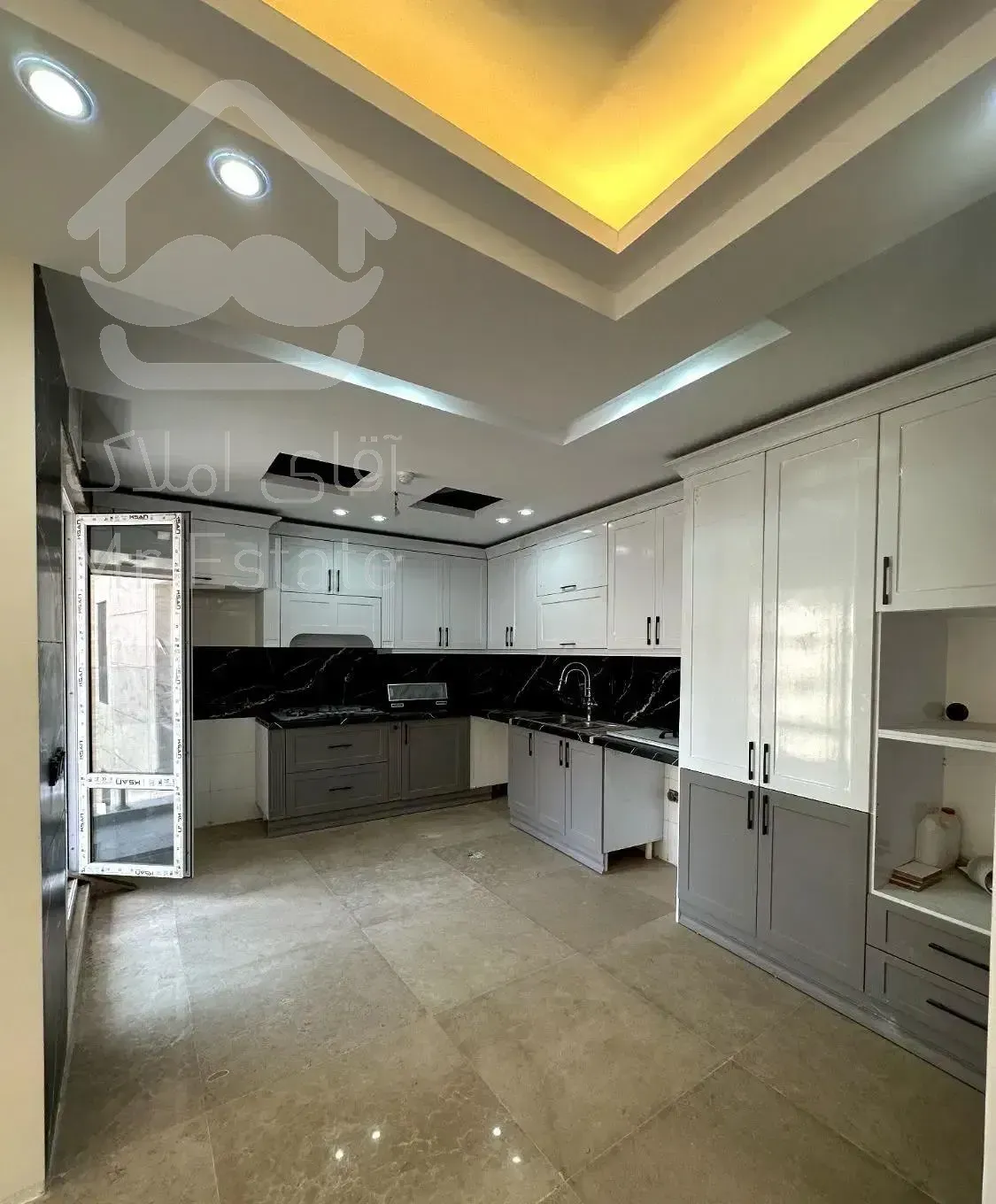 105متر آزادی/سازه ای برند و لوکس