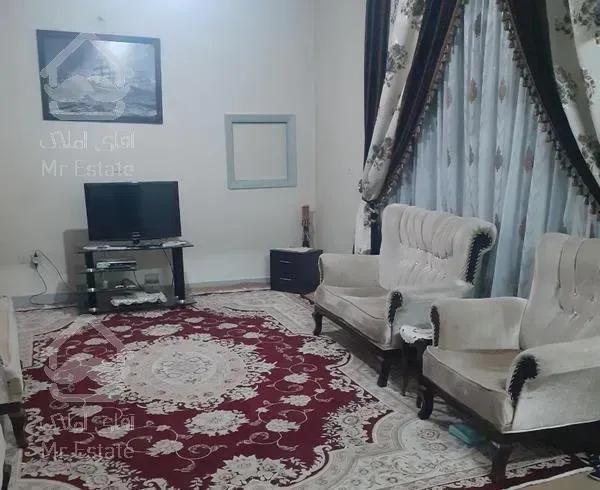 دارای پذیرایی مدل ال و یک اتاق خواب.