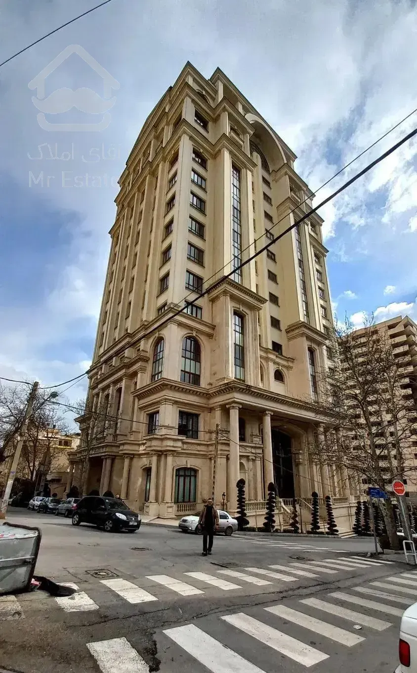۲۲۰ متر سه خوابه (برج باغ) تاپ لوکیشن فرمانیه غربی