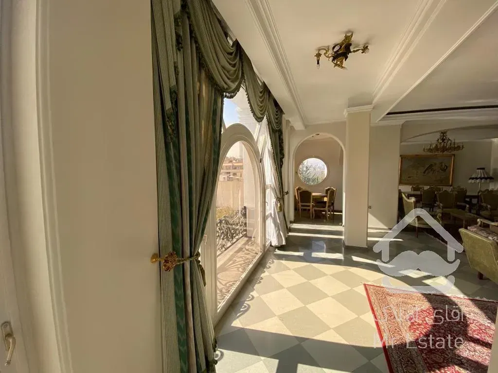 خریدآپارتمان ویلا۴۰۰متر تک واحدی ۱۰ساله ۴خواب فرمانیه دیپلمات نشین