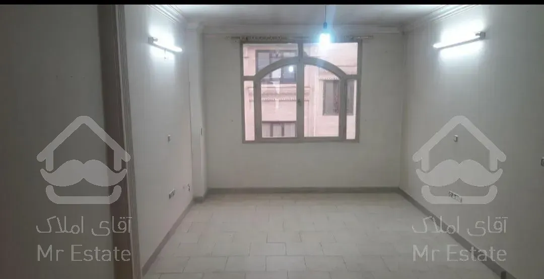 ۶۰متر/سالن پرده جنوبی/بسیار خوش نقشه/کم واحد