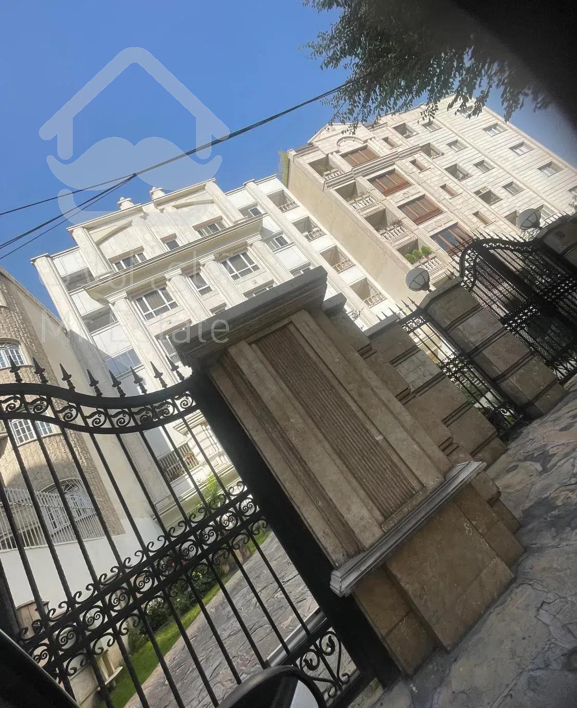 ۱۵۰متر/فرمانیه شرقی/فول امکانات/سندشخصی