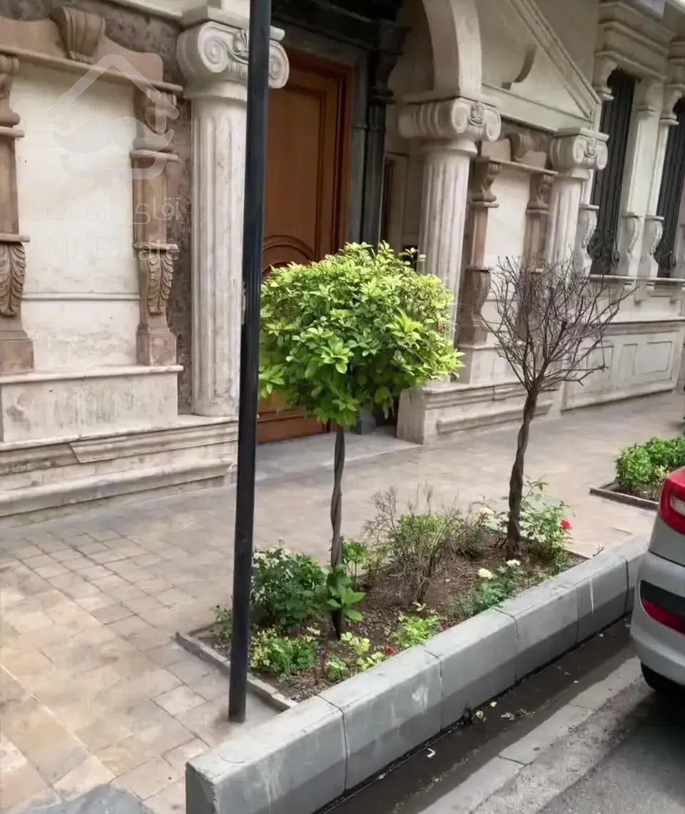 فروش آپارتمان ۱۳۰ متری ۲ خوابه در زعفرانیه