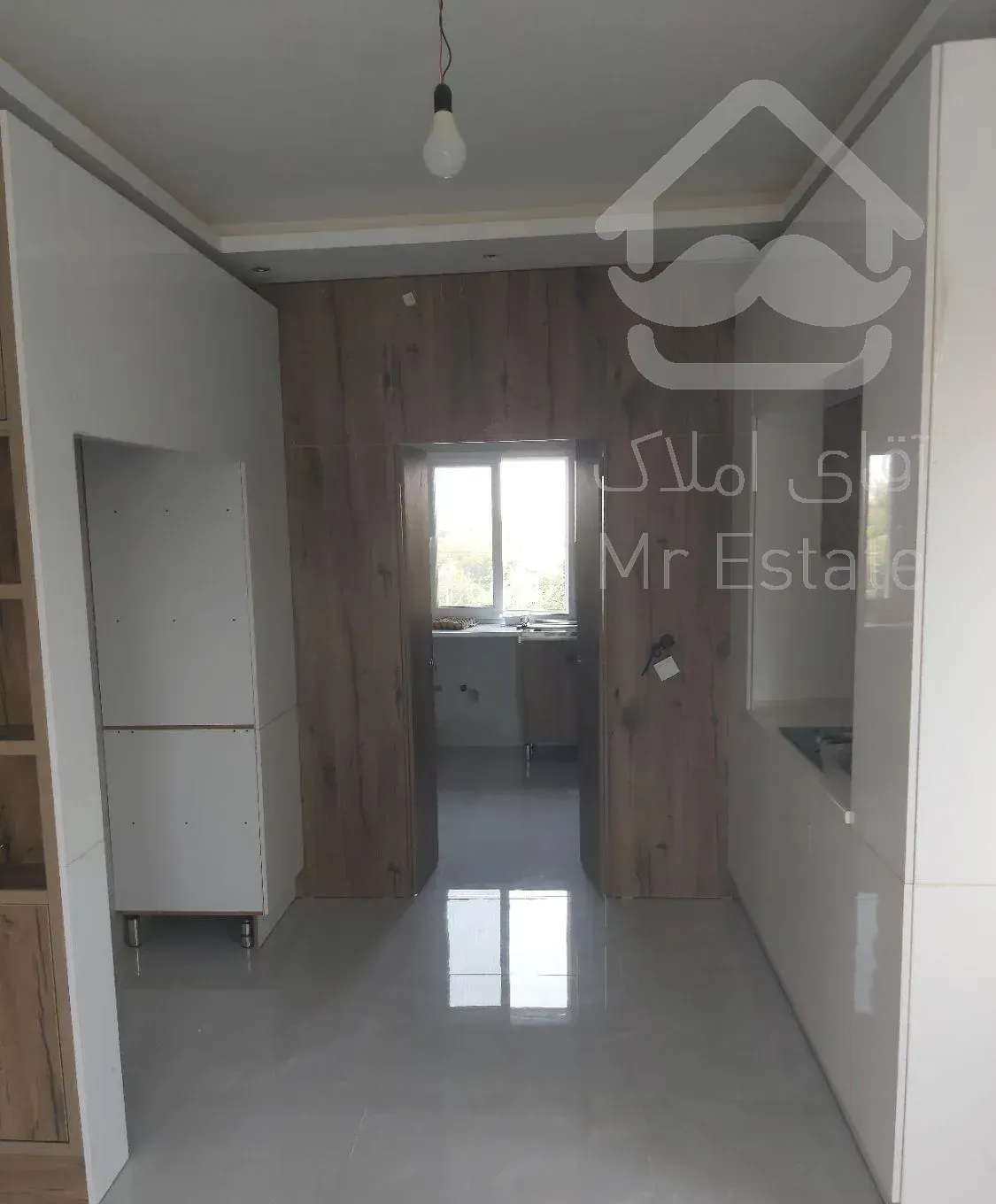 خانه ویلایی کمد دیواری و کابینت تازه نصب شده..