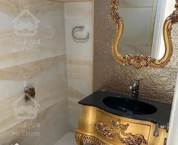 200 متر کامرانیه دو نبش با پنجره قدی