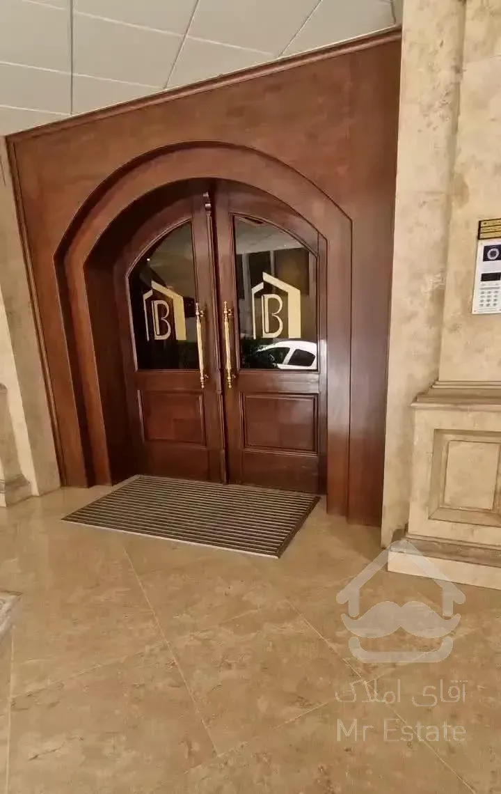 ۱۳۵متر  / بام ۲ دربند /مشاعت هتلینگ/لابی من /استخر