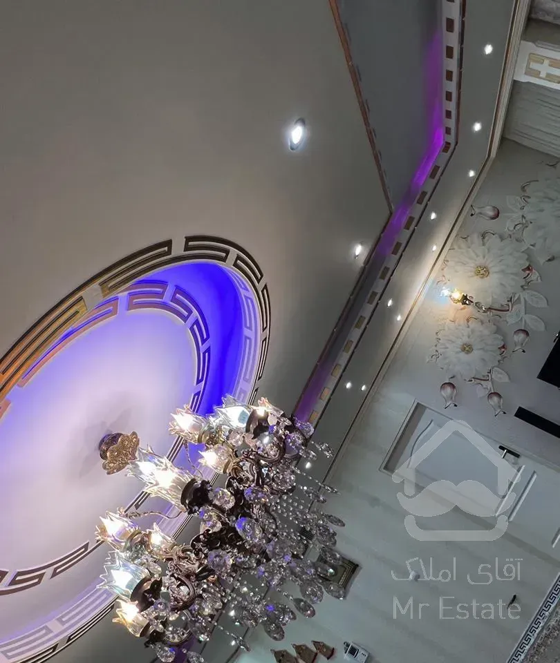 واحد ۱۳۰ متری فول امکانات