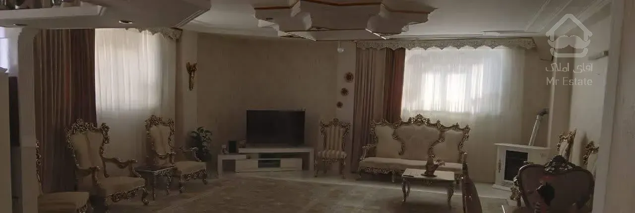 واحد 110 متر زینبیه طبقه سوم دو تراس پر نور