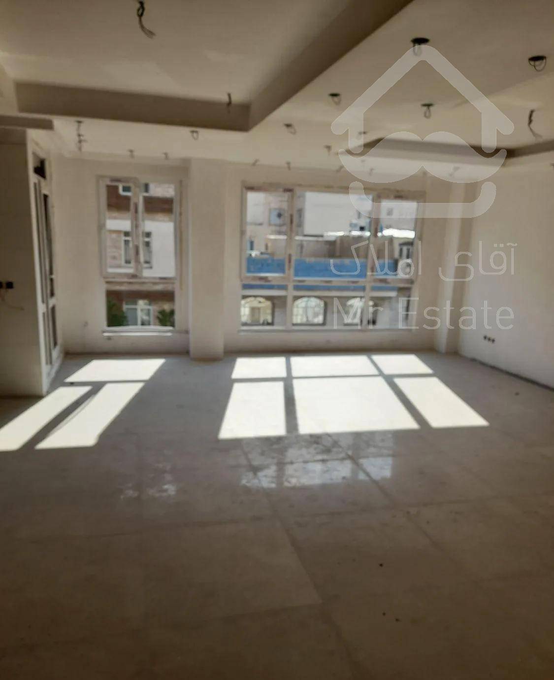 ۸۱ متر دوخوابه اطاعتی جنوبی