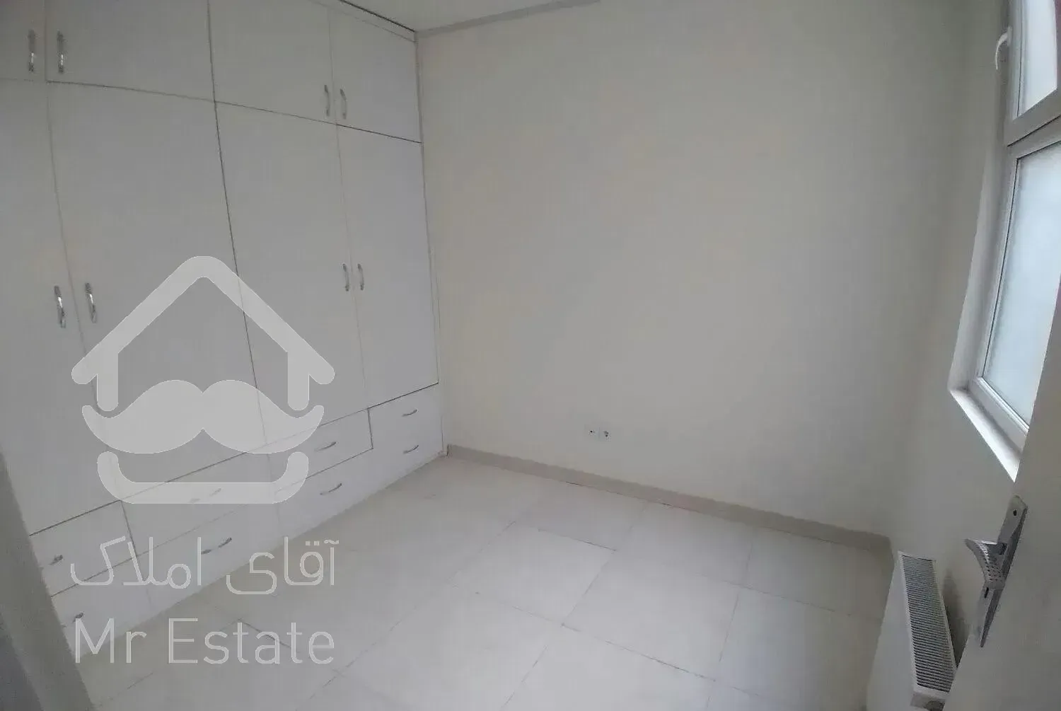 ۸۱متر گلها / نوساز / مالک منعطف