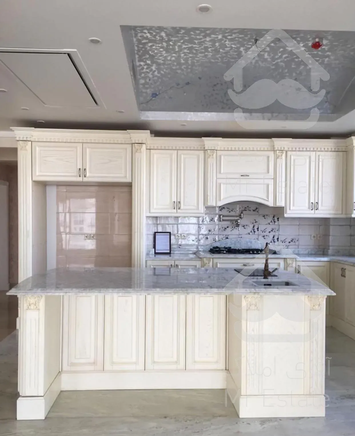 خرید آپارتمان ۲۴۰ متری نیاوران