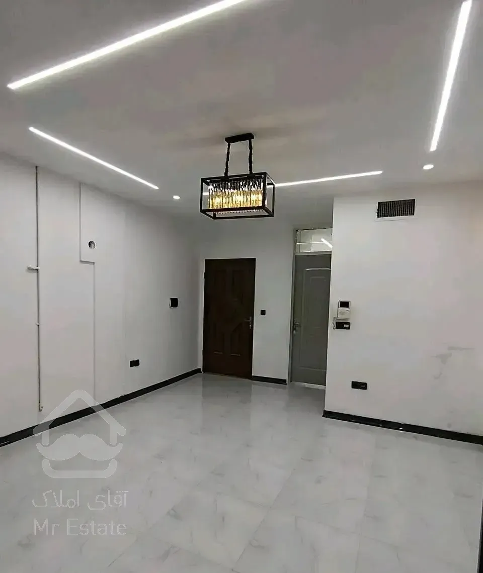 46متر(تراورتن پکیج + پارکینگ اختصاصی + رو به نما )